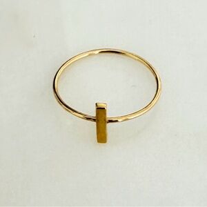 Jennifer Meyer 18 carat gold bar style ring.